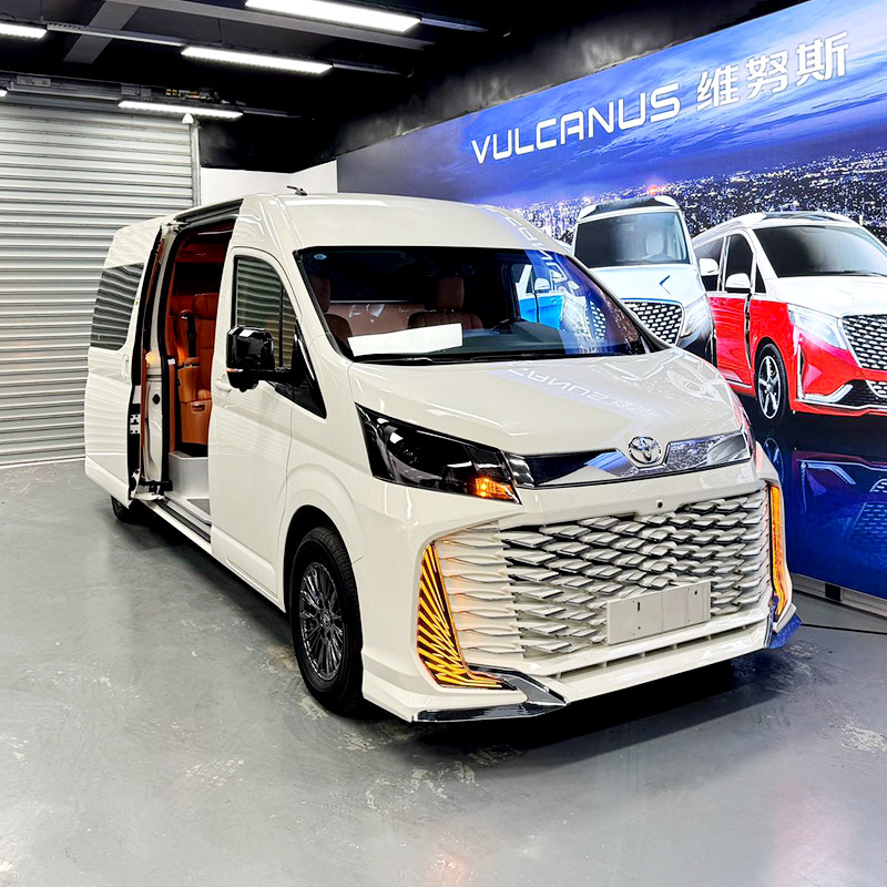 进口丰田海狮商务车 凯撒皇冠版