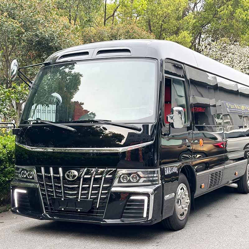 丰田考斯特12座黑武士定制款商务用车
